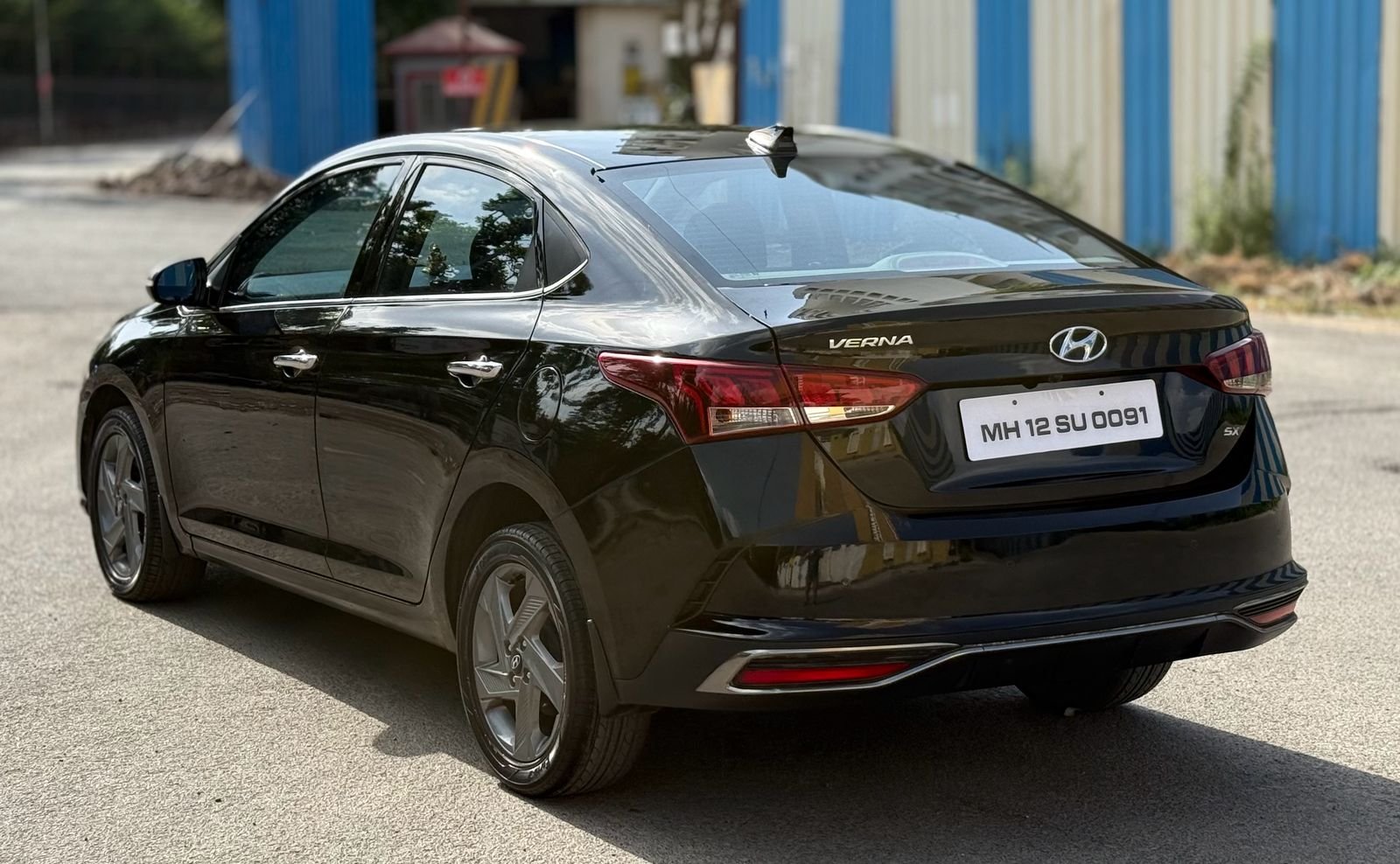 Verna SX Auto Black